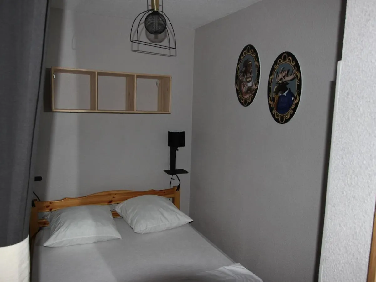 Appartement Chamrousse, 2 Pieces, 6 Personnes - Fr-1-549-81 Apartment Chamrousse